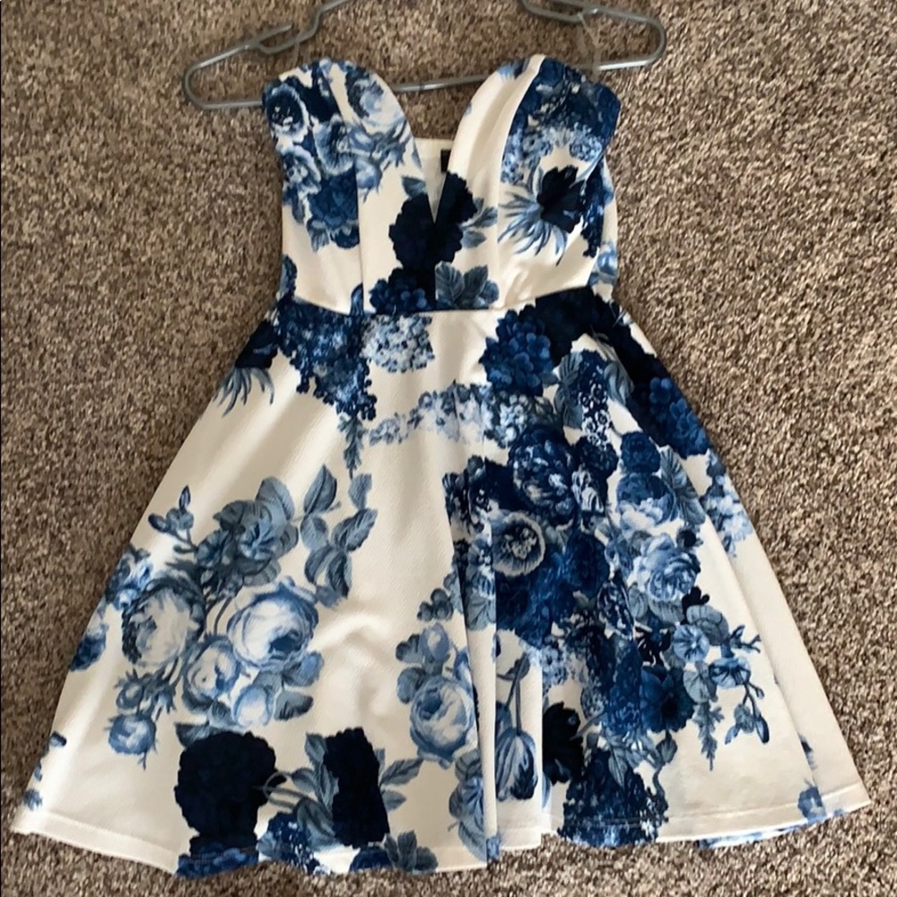 Lulus deep v dress